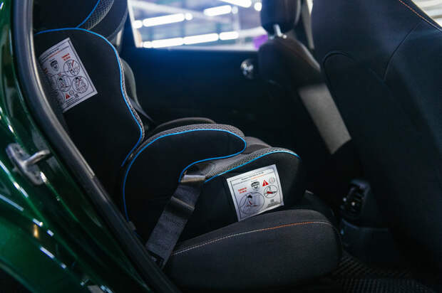 Россиян предупредили о повышении штрафов за перевозку детей без автокресла