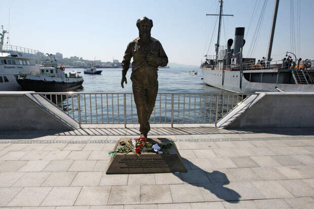 Мэрия Владивостока пообещала не сносить памятник Александру Солженицыну