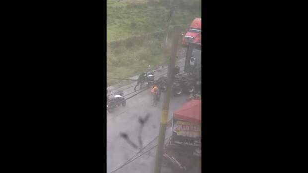 Власти США призвали своих граждан немедленно укрыться в безопасных местах на время беспорядков