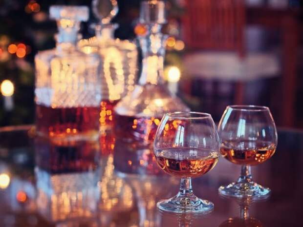 http://d22ir9aoo7cbf6.cloudfront.net/wp-content/uploads/sites/2/2014/01/La-Maison-Du-Whisky-640x480.jpg