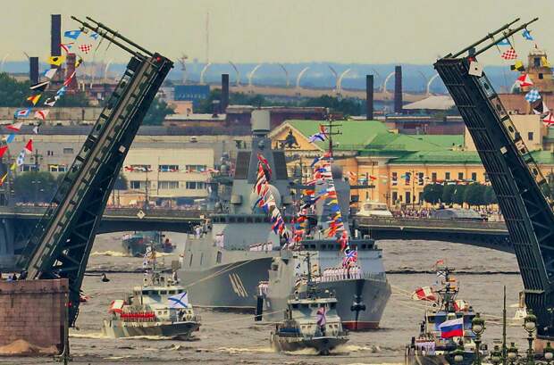 Парад в честь Дня ВМФ в Санкт-Петербурге. 2021 год. Фото ТАСС
