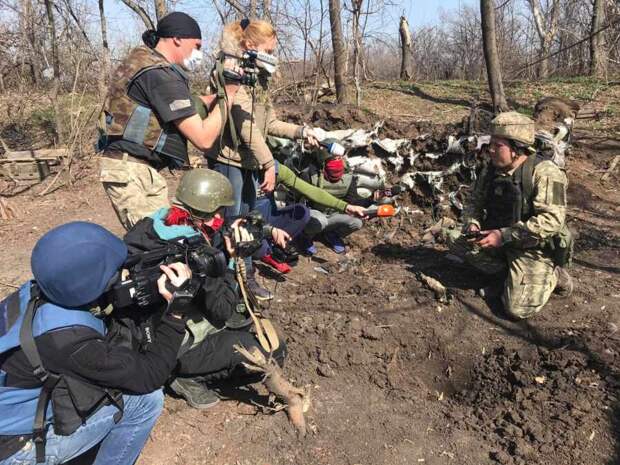 Украинские СМИ приехали на Донбасс снимать фейковые ролики против защитников ЛНР
