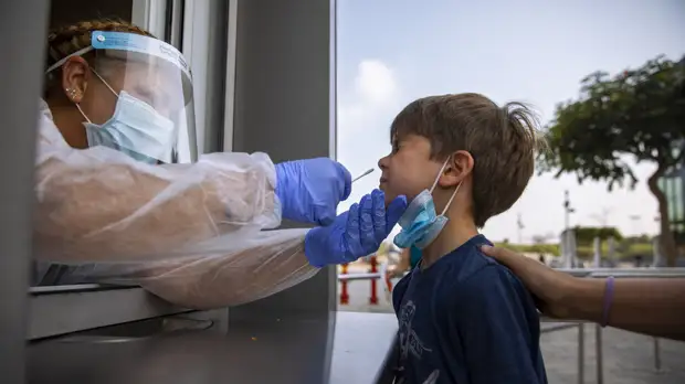 Инфекционист Тимаков объяснил тяжёлые случаи заболевания COVID-19 среди детей