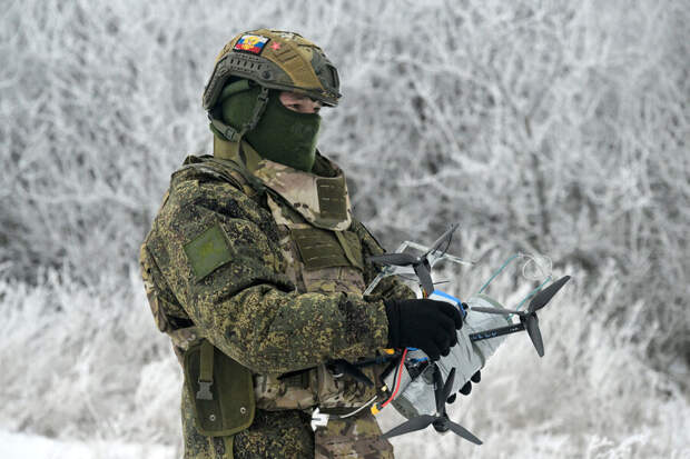 Российским военным поднимут оклады