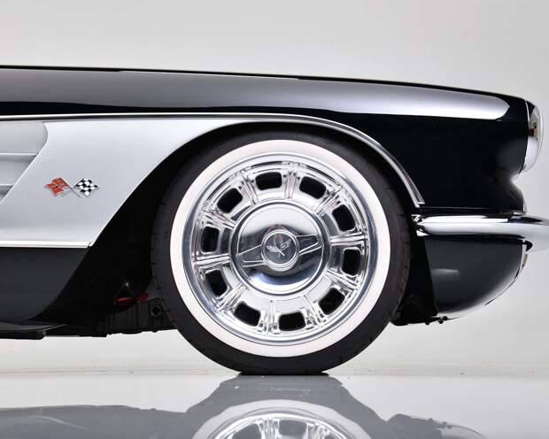 Потрясающий Corvette рестомод 1958 года с двигателем V8