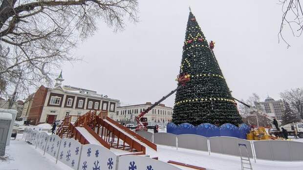 Новогодний городок на площади Свободы в Барнауле / Фото: amic.ru