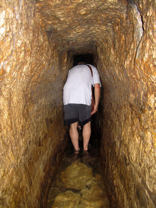 Загадка древнего Силоамского тоннеля. О чём поведала учёным найденная в подземельях каменная плита