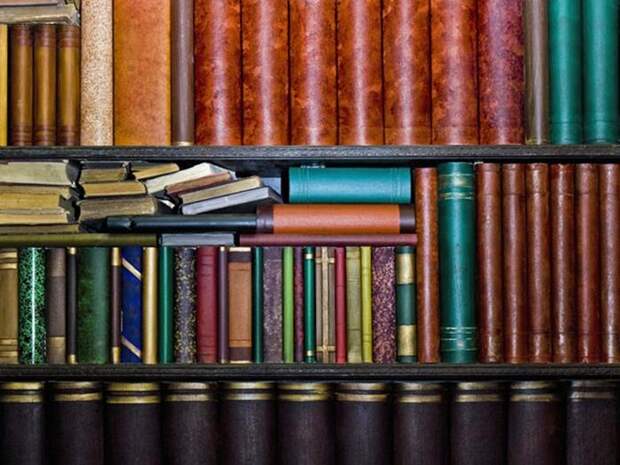 Чтобы не накликать беду: 5 вещей, которые нельзя держать под подушкой во время сна