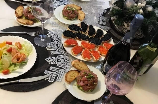 Стало известно, какие блюда на новогоднем столе принесут удачу в Год Лошади