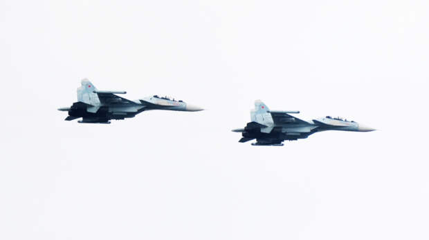 Су-34 уничтожил технику ВСУ. Лучшее видео из зоны СВО