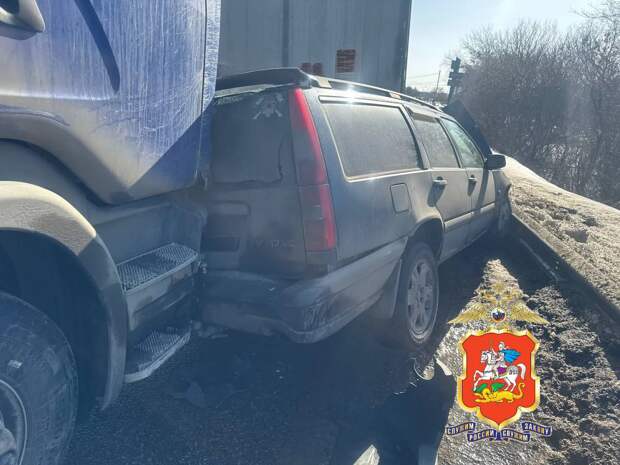 На Каширском шоссе в Подмосковье грузовик протаранил семь автомобилей
