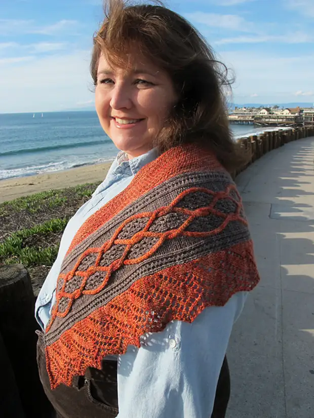 Шапка мозаичным вязанием. 50 вязаных. Шапка вязаная. Вязаные шапочки для женщин. 50 вязаных.