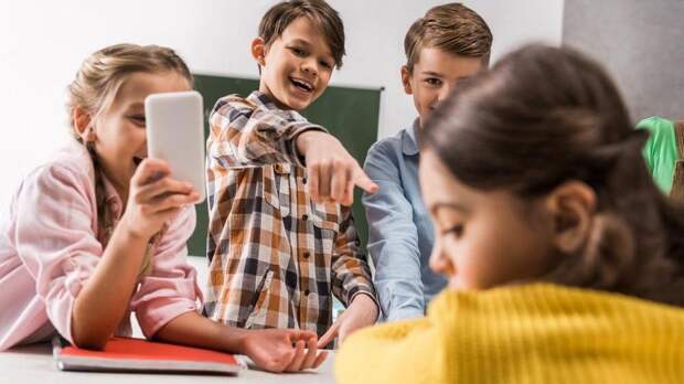 «Я думал о расчлененке»: россияне рассказали, как они пережили школьный буллинг