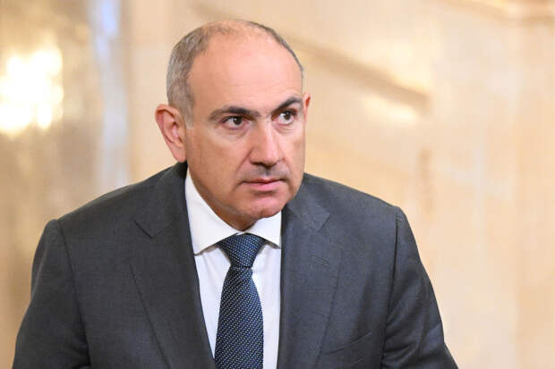 Пашинян предпочел назвать показ военной техники в Ереване не парадом, а отчетом