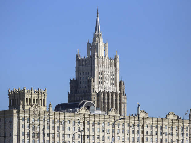 Посол РФ в Румынии Липаев: западные политики забыли об ответственности за ядерное оружие