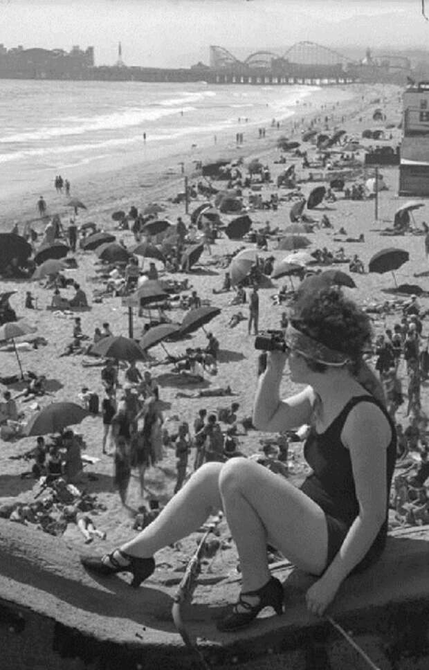 Венис Бич или пляж Венеция. Этот пляж признан лучшим пляжем города во всех рейтингах. США, Лос-Анджелес, 1920 год.