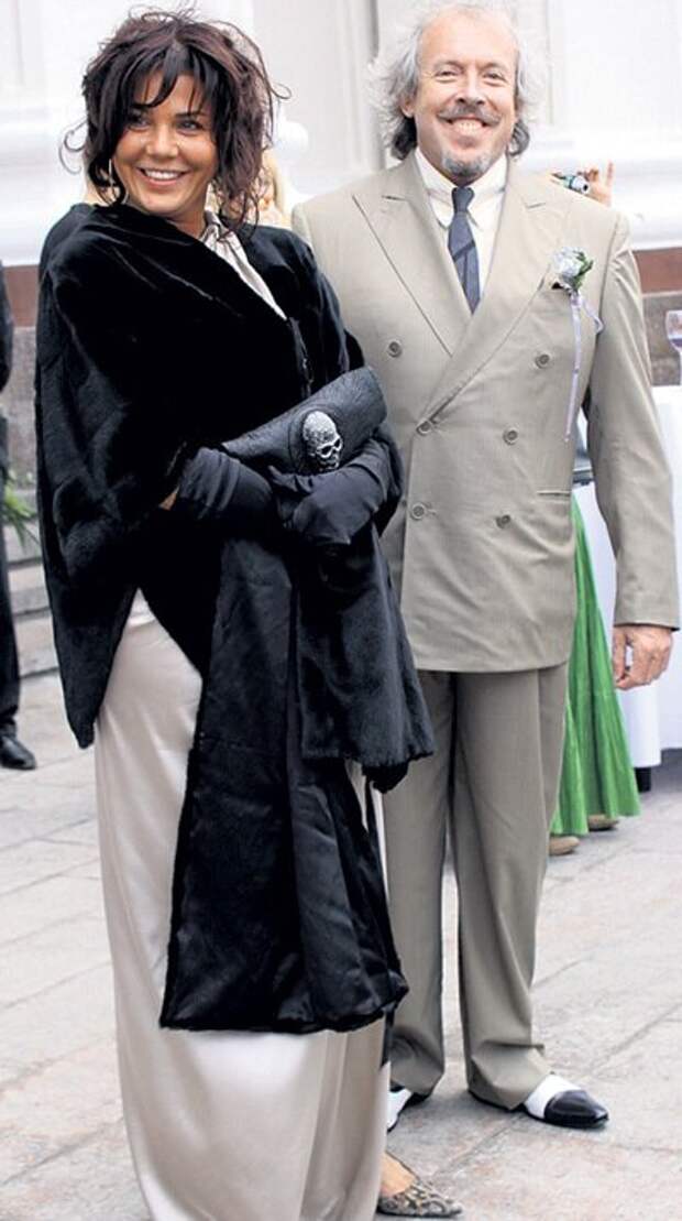 Как выглядят жены и подруги наших рок-легенд