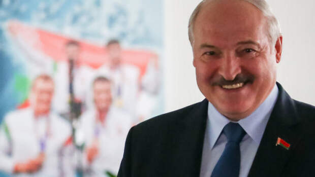 Лукашенко предложил Владимиру Путину подумать о том, как белорусы попадут в Крым