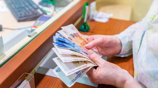 Пенсии работающих пенсионеров вырастут с 1 августа