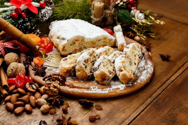 Рождественский пирог с сухофруктами и орехами