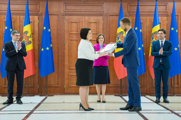 Руководители Молдовы уже празднуют «вступление в ЕС»