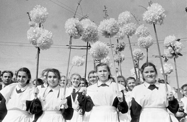 Атмосферные ФОТО первомайских демонстраций в СССР