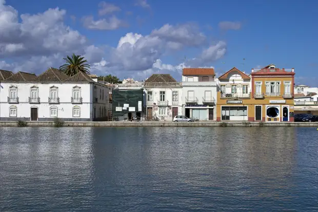 Украинские беженцы потребовали крови русских детей. Возмутились даже португальцы