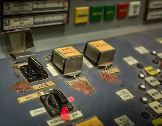 40 лет спустя: главная тайна роковой кнопки АЗ-5 - или о чем нам не расскажут никогда