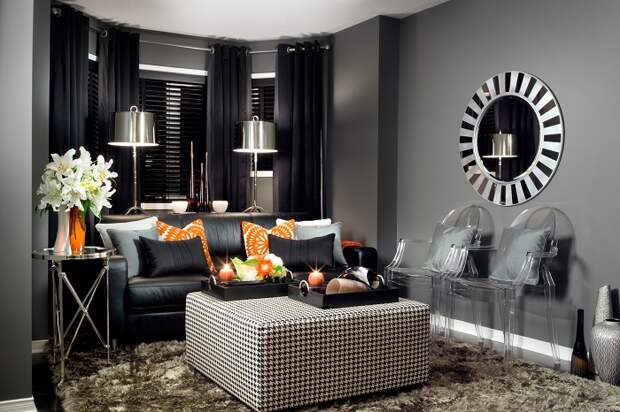 Отличное решение для оформления интерьера гостиной небольших размеров, так это черно-белая цветовая гамма.