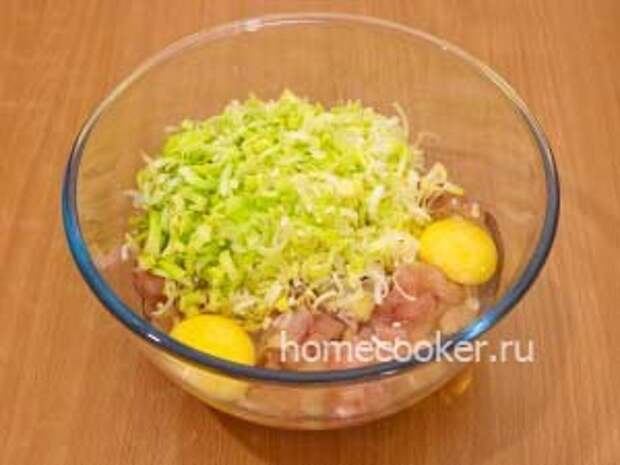 Куриные котлеты File s lukom i yajtsom Куриные котлеты