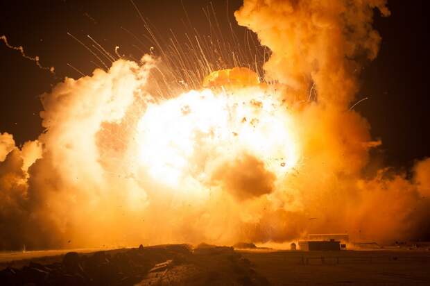 Мощный ракетный удар по военному порту в Очакове, подполье сообщило о детонации и пожарах