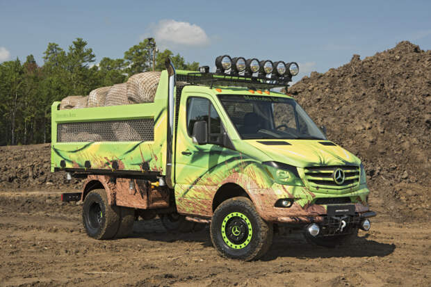 Самосвальный грузовик Mercedes-Benz Sprinter Extreme Concept.