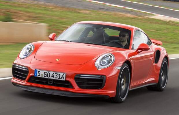 Автомобиль Porsche911 TurboS - один из самых шустрых авто.