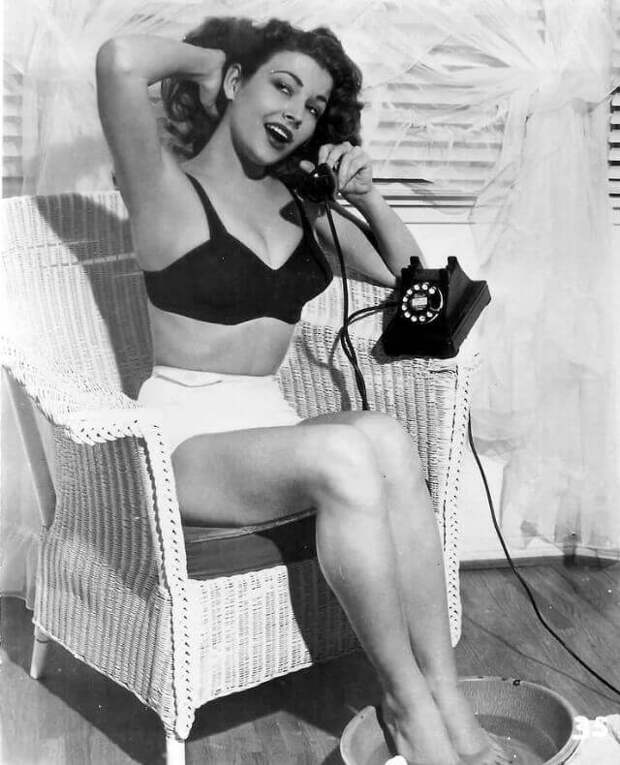 Мара Кордэй (Mara Corday)