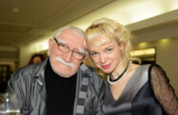 Кино: Родила от Давида, по ток-шоу больше не ходит: Как и с кем сейчас живет вдова Армена Джигарханяна Виталина Цымбалюк-Романовская