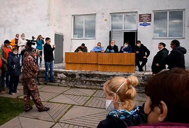 Народный сход в Нижней Кое после убийства Марины Халиловой