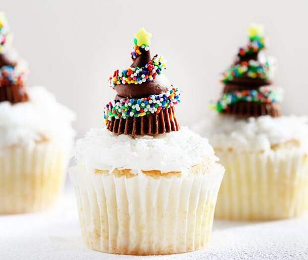 chocolate-christmas-tree-cupcakes