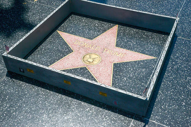 Someone Built A Tiny Wall Around Trump’s Hollywood Star And It Has A Hidden Message On It