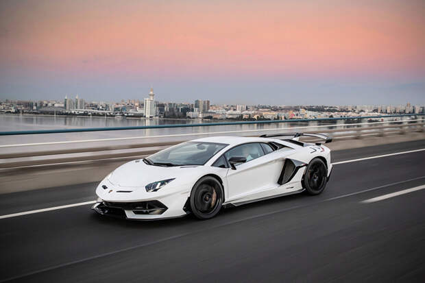 Характеристики Lamborghini Aventador SVJ 2020 года