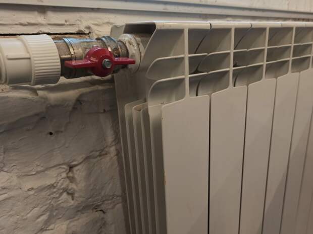 В Петербурге не собираются охлаждать батареи на фоне солнечной и теплой погоды