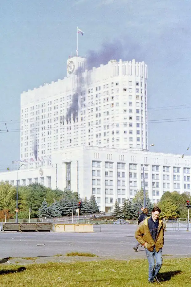 Фотография: Расстрел Дома Советов 4 октября 1993 года №12 - BigPicture.ru