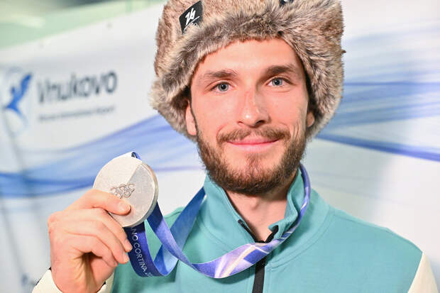 Единственный призер Олимпиады от России рассказал о планах съехать на лыжах с Эвереста