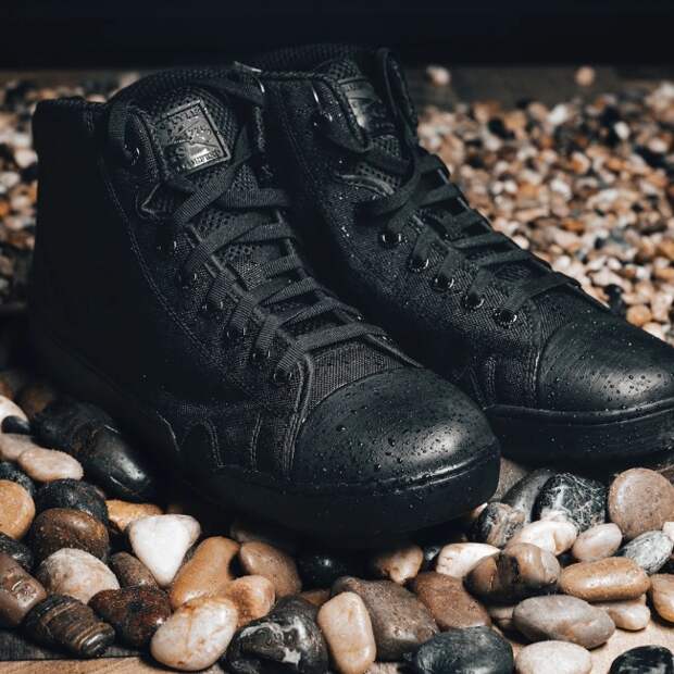 Grunt Grunt Style Maritime limited edition mid boot in Black
