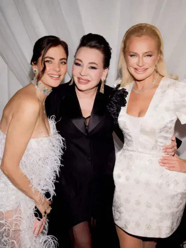 Ангелина Голощапова, Наталья Находкина и Виктория Шелягова