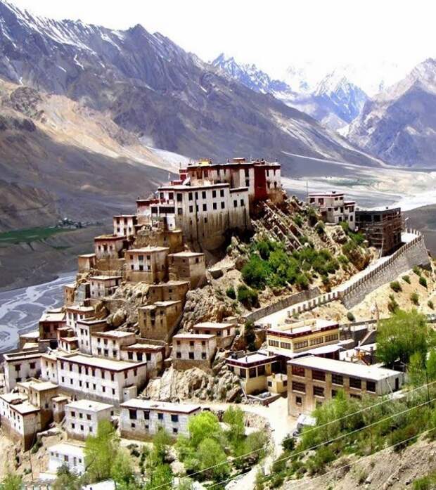 Буддийский монастырь Key Gompa – самый впечатляющий пример храмового строительства в стиле пасад (Индия). | Фото: topworldimages.com.