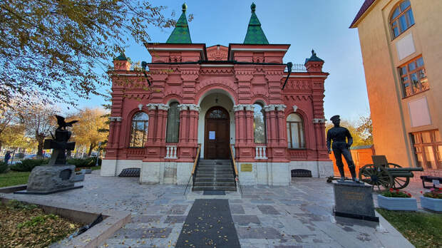 Фасад Мемориално-исторического музея в Волгограде