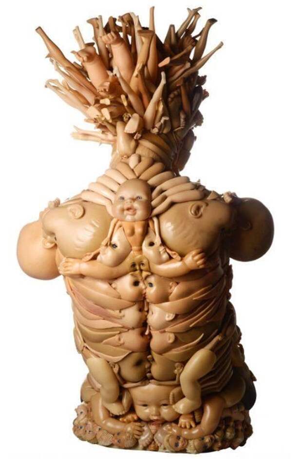 Австралийская художница Фрея Джоббинс создает человеческие тела из кукол, расчленяя последних искусство, скульптура, странное
