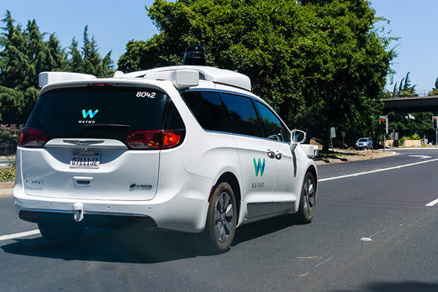 Беспилотный автомобиль Waymo