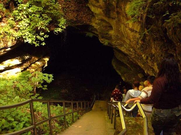 https://tourist-area.com/images/igallery/resized/1801-1900/Mammoth_Cave-1804-668-600-100.jpg