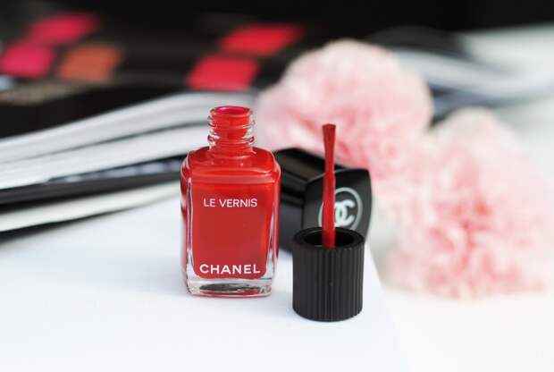 Как выбрать оттенок лака для ногтей в коллекции Chanel?